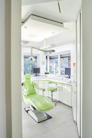 Zahnarztpraxis Dr. Seidemann - Behandlungszimmer