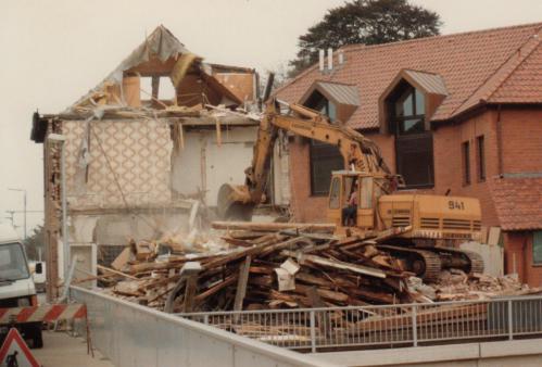 erfolgt der Umzug in ein neues, modernes Praxisgebäude